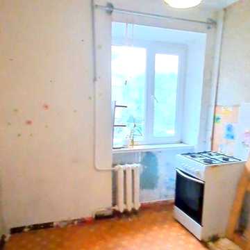 Однокомнатная на среднем этаже Г.Крут / Люстдорфская