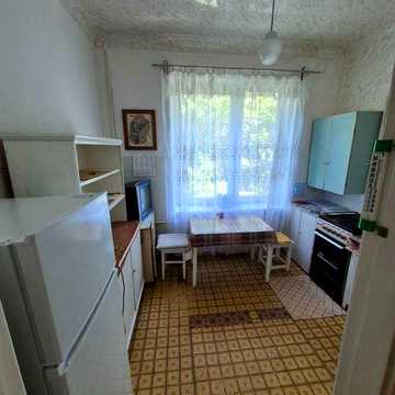 Продается 1 комнатная сталинка в районе Сталеваров 36 кв.м