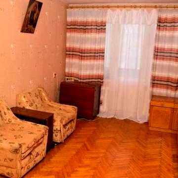 Продам 1 комнатную квартиру в районе метро Дворец спорта.
