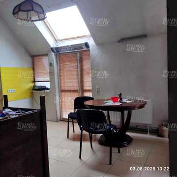 LN D2 Продаж 3-кімнатної квартири в центрі