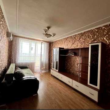 Продам 3-х комнатную квартиру на 602-м м-р.