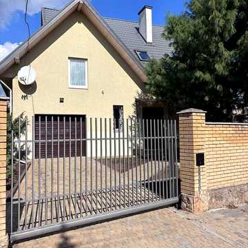 Довгострокова оренда 4к Дім Байди Вишневецького (Ломоносова) вулиця
