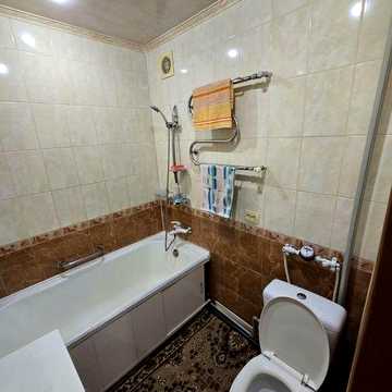2к в ЦЕНТРЕ 44кв-ла, Укомплектована необходимой мебелью и техникой