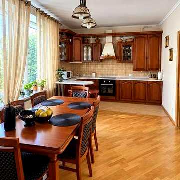 4кімнатна квартира дворівнева у центрі міста