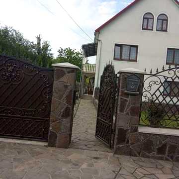 Будинок на дві сімї , не далеко від Мукачева