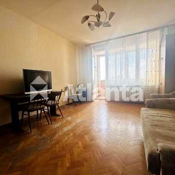 Продаж 2к квартири в серці Києва — вул. Обсерваторна(Львівська площа)