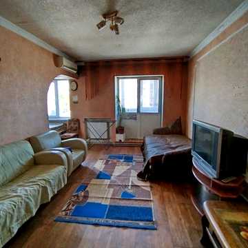 Оренда 2х кімнатної квартири 57м². Індивідуальне газове опалення. р-н базару