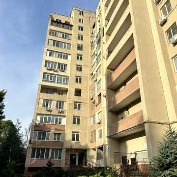 Довгострокова оренда затишноі квартири в красивому будинку по в. Черепанових
