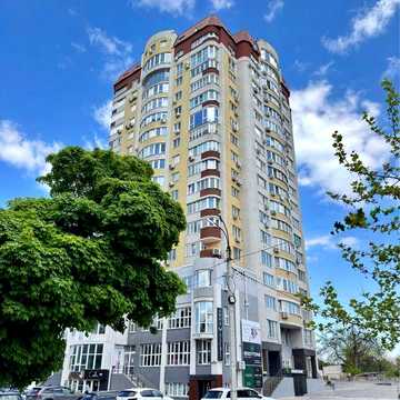 Центр. Продаж великої видової 3 кім кв