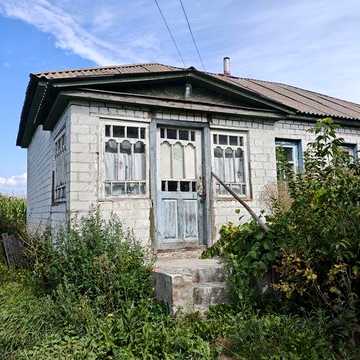 Продам будинок 73 м², 40 соток землі, є хлів та погреби є обмін на авто