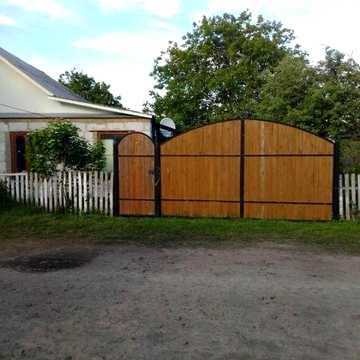 Дом в с. Роставиця