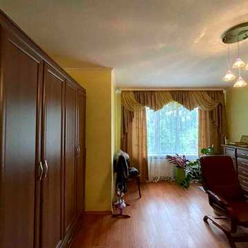 Продам будинок в центрі Н