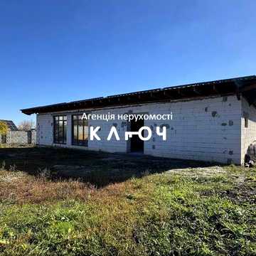 Продаж новобудови в тихому місці.
