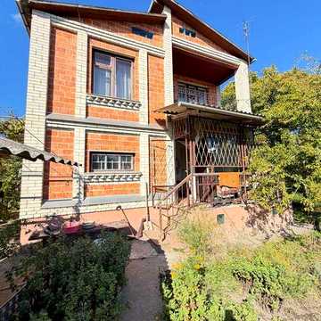 Продам 2-поверховий цегляний будинок у Кам’яній Горі