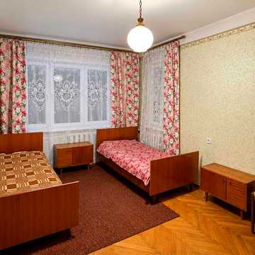 пров. Коломийський 11, 2 кімнати. Газ! Метро Васильківська 5 хвилин
