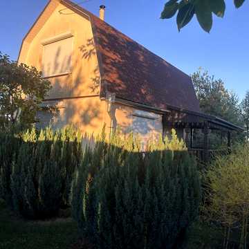 Продається дача із земельною ділянкою в с.Старостав