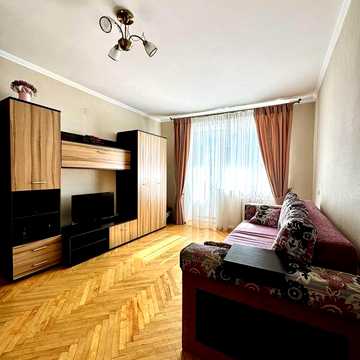 Продаж 1-кімнатної квартири 34 м² | вул. Краківська, 18 | 2 поверх | Метро «Дарниця» 5 хв | Хороший ремонт | Гардеробна без%