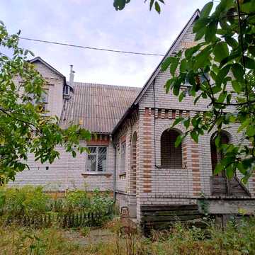 Продаж будинку та земельної ділянки