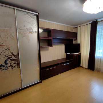 Продам 3-х кімнатну квартиру з ремонтом і мебелью