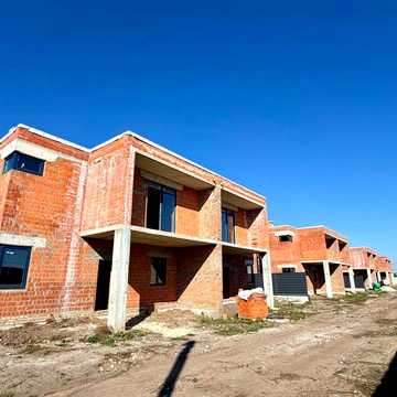 Продаж котеджів с.Зубра вул. Дорошенка
