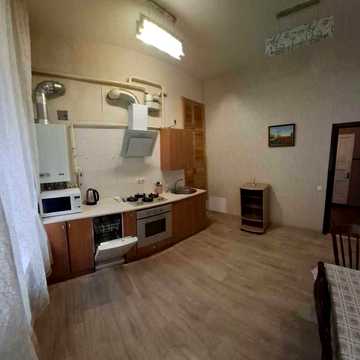 Продам трехкомнатную квартиру в центре Одессы