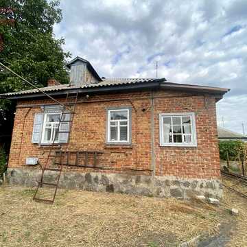 Пропонується до продажу охайний та доглянутий будинок/Крюків