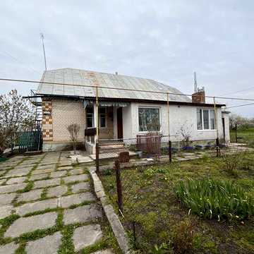 Здам дешево хату в с. Верхівці Ярмоленецький р-н