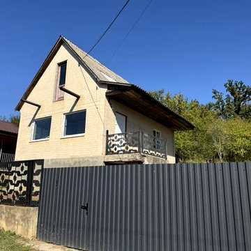 Дача на березі річки Дністер