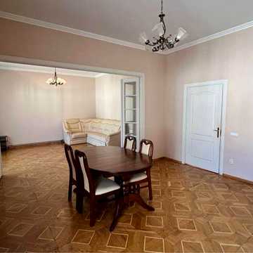 Продається 3х кімнатна квартира по вул. Ю.Дрогобича