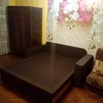 сдам 1 к  Сегедская Армейская  3/5 эт., мебель, техника,газ