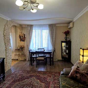 Сдам 3х комнатную в центре.