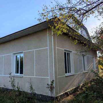 Будинок з ділянками.