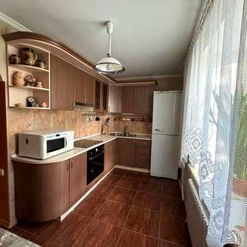 2 кімнатна квартира, 3-й поверх