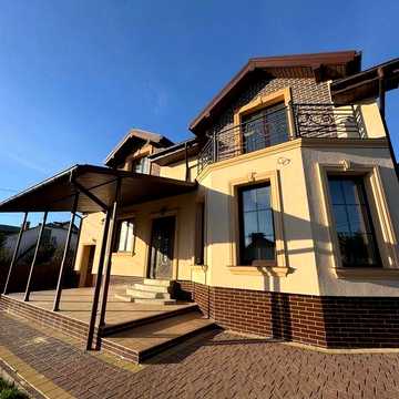 Продаж 2 поверхового 7 кімнатного будинку  вул. Львівська с Муроване ( біля м Львів)