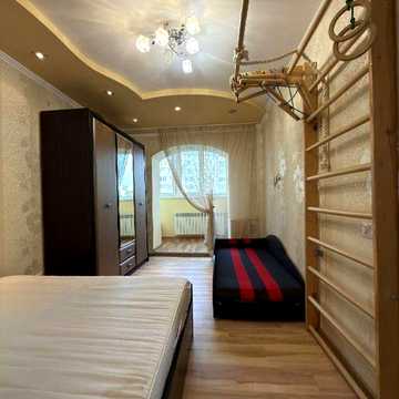 2  кімнатна  з ремонтом  Центр