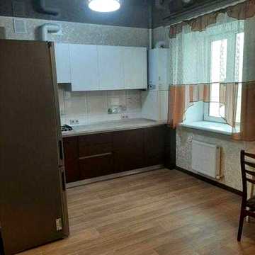 Продається 1 кім.кв. в районі м. Левада