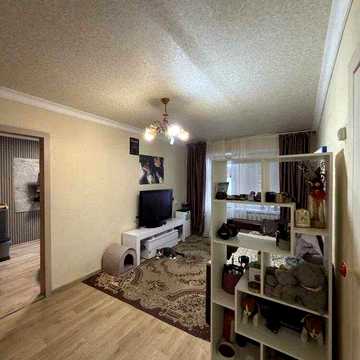 2к! квартира, Фурманова, 4/5 поверх, 45 м2, косметика - заходь і живи!