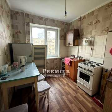 Продам 2-х комнатную квартиру в жилом состоянии на  Бочарова/ Добровольського