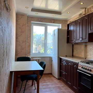 Продам 2 кімнатну квартиру на ж/м Перемога-4