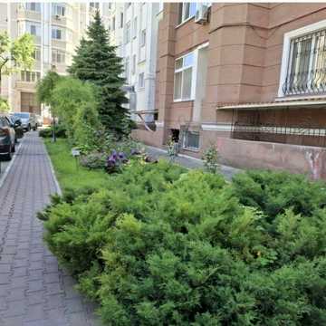 Просторная квартира в лучшем районе Одессы в домах Каркашадже на улице Довженко! Газовый кирпичный дом!