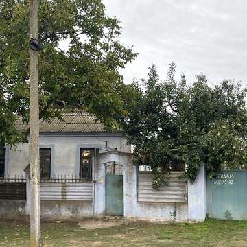 Продам будинок у центрі селища Михайло-Ларине