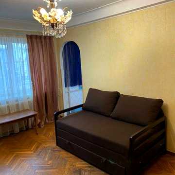 продаж 2-кім квартири на бульварі Лесі Українки