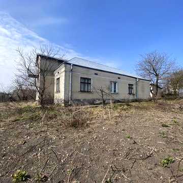 Продається будинок, земля.