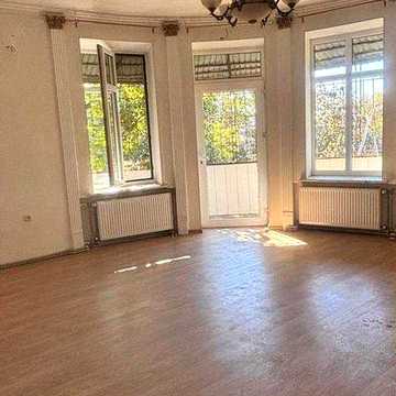 Продам 3-кімнатну квартиру "сталінка" Центр АГВ 88,8 м² + паркомісце