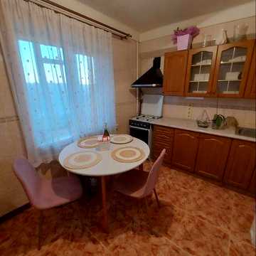 Без комиссии. Сдам 2-х комн.кв-ру метро"Сырец",ул.Щусева 44