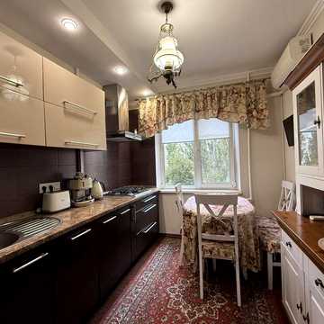 Продам 3х кв на ул Махачкалинская /сш 22,рядомд/сад ТЦ,стадион,транспортная развязка,рынок.