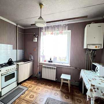 Ексклюзив. Продам хорошу 1шку зі своїм опаленням в місті Узин