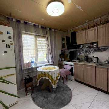 Продаж 2к. квартири 3/9, будинок з газом.