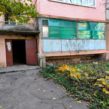 У продажу простора 2-кімнатна квартира в Роздільній.