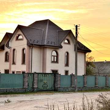 Продам дім 230м2 в селі Біла Криниця